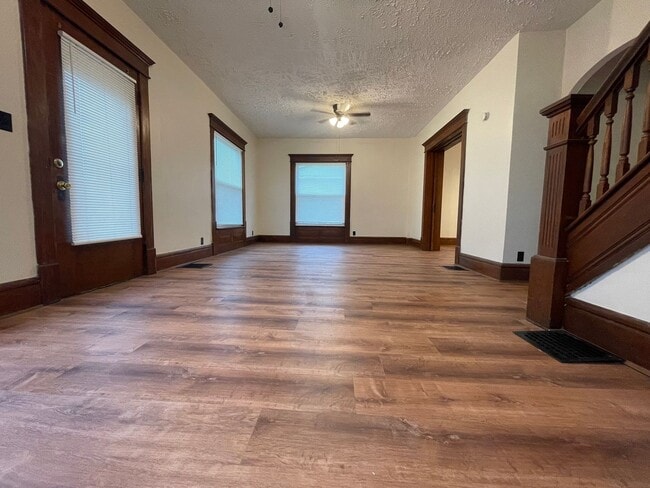Building Photo - Large Four Bedroom Home