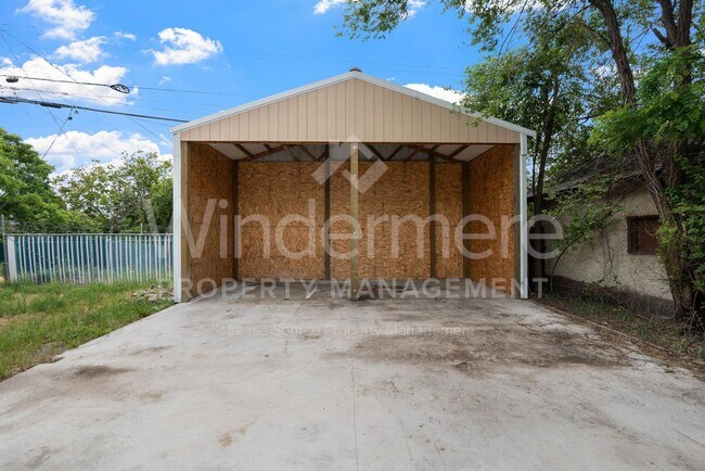 Building Photo - 1804 E Liberty Ave