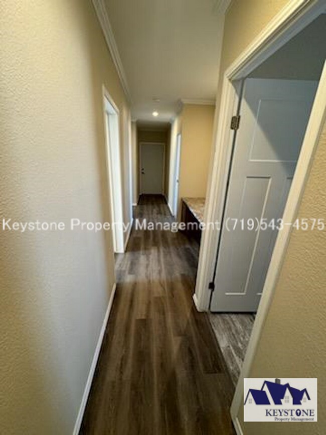 Building Photo - 1051 E Platteville Blvd