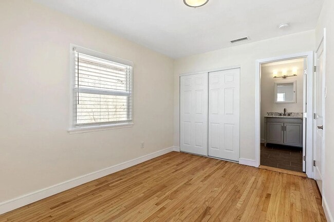 Building Photo - Charming 3BD/2BA Hermosa Beach Bungalow