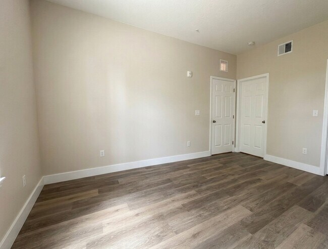 Building Photo - 4424 S Texas Ave