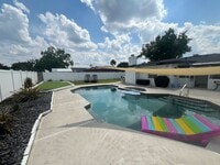 Building Photo - 5119 Ferncrest Dr