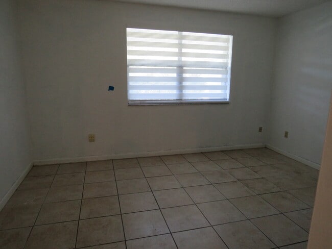 Building Photo - 16091 Blatt Blvd