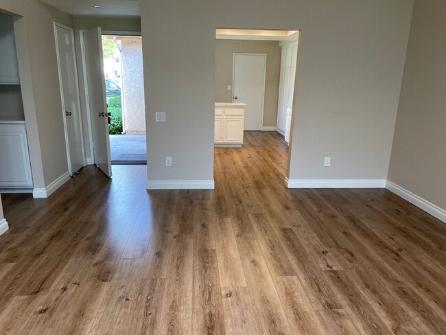 Building Photo - Charming & Modern Capri Model Home for Rent in Leisure Village