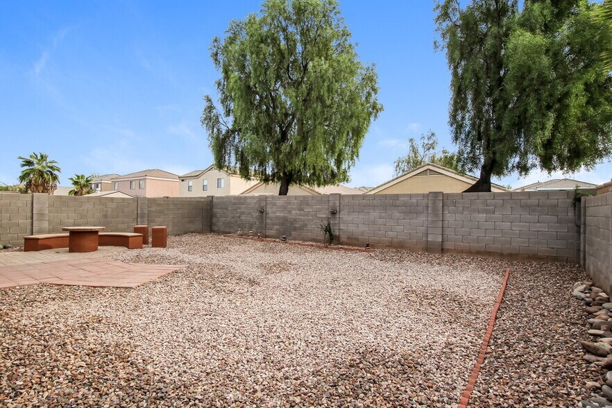 Building Photo - 12433 W Larkspur Rd