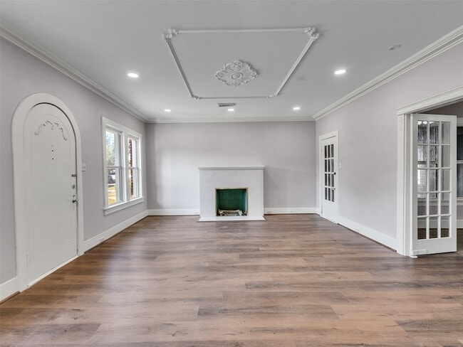 Building Photo - 4625 Bell St