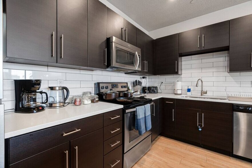 Building Photo - 489 E 400 S
