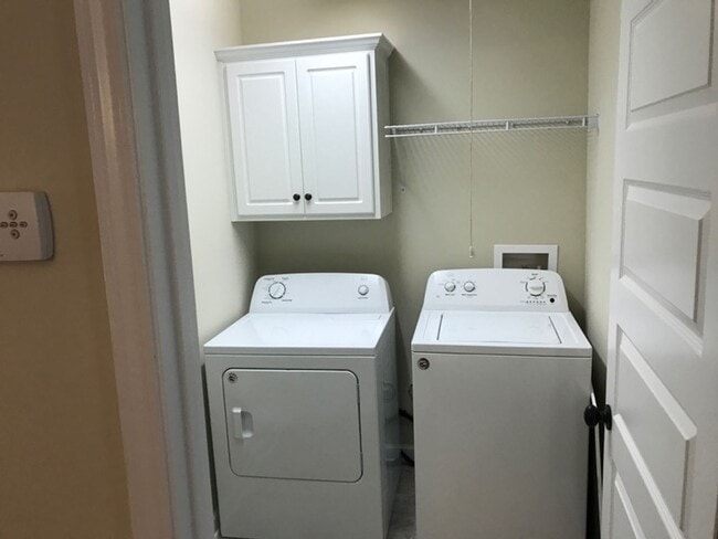 Building Photo - 163 Yucca Ct