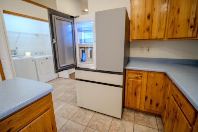 Building Photo - 609 Cobblestone Ct