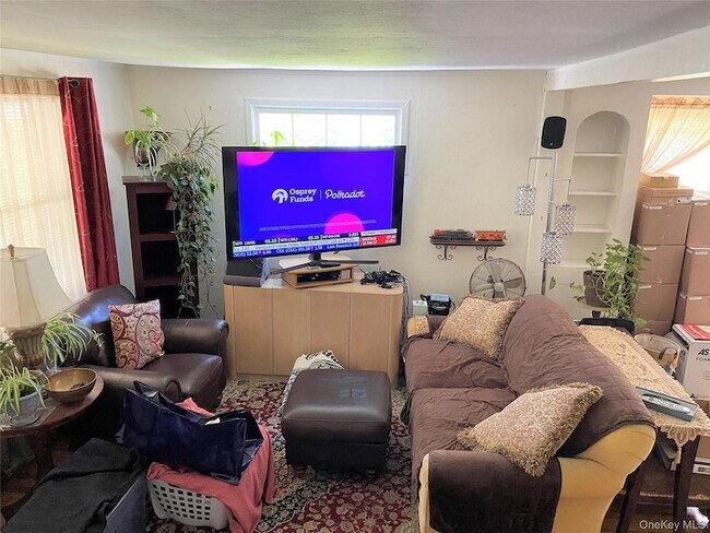 Building Photo - 42 Hamilton Rd