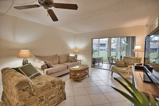 Building Photo - Seasonal Short-Term First Floor Condo in Pinebrook Lake Club Community with Community Pool!