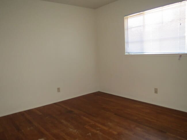 Building Photo - Andrews Duplex