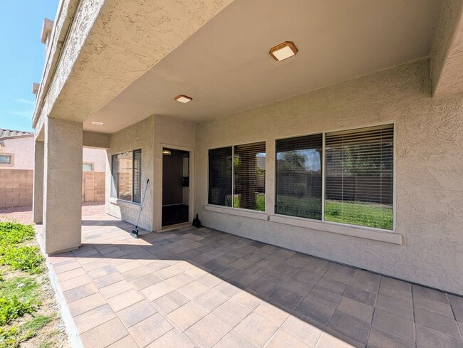Building Photo - 17453 W Navajo St