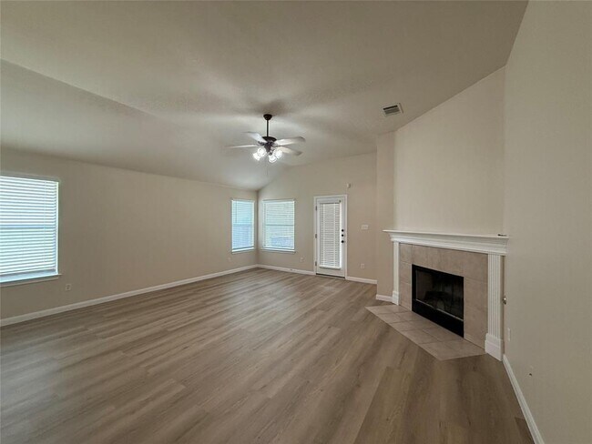 Building Photo - 125 Ashwood S