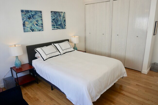 Building Photo - 11722 Darlington Ave