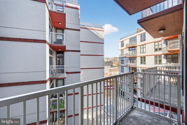 Building Photo - 2120 Vermont Ave NW