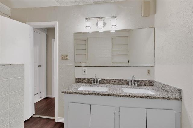 Building Photo - 3817 Vanette Ln