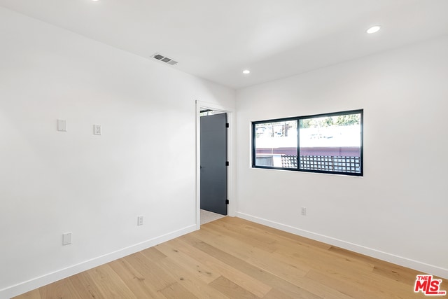 Building Photo - 1210 Larrabee St
