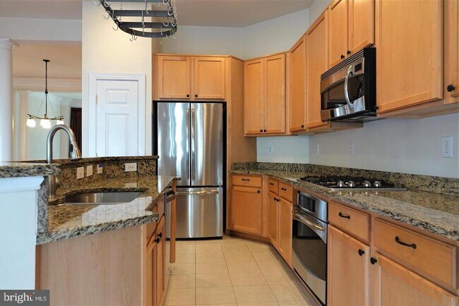 Building Photo - 1115 Crestfield Dr