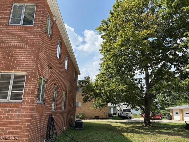 Building Photo - 163 Kenridge Rd