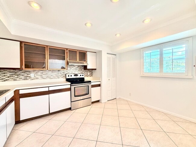 Building Photo - 1811 SW Palm City Rd