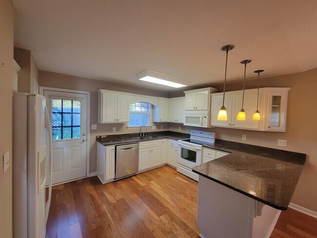 Building Photo - 348 Beryl Dr