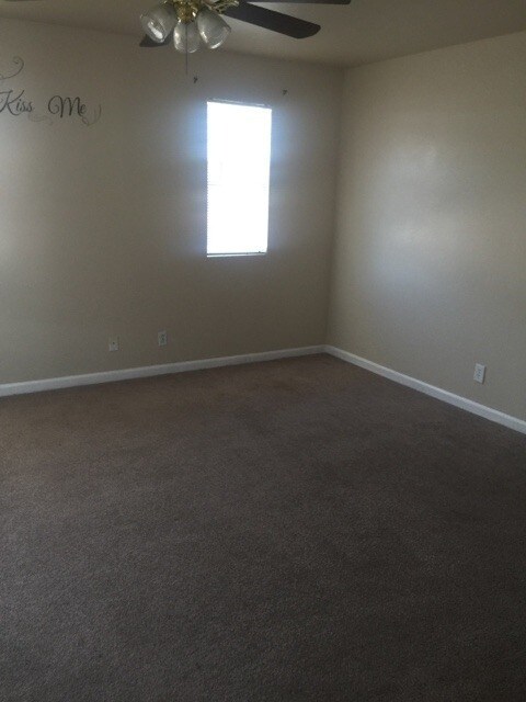 Building Photo - 2366 S Rock Creek Dr