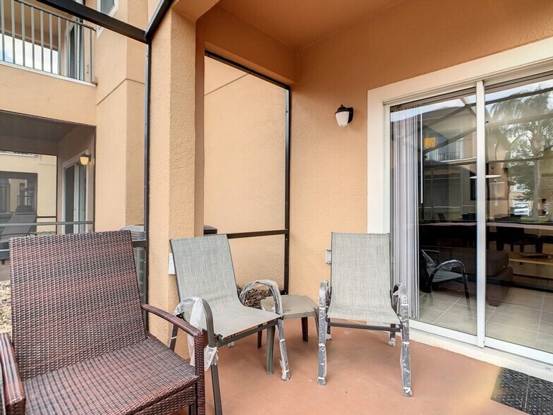 Building Photo - 2730 Coupe St