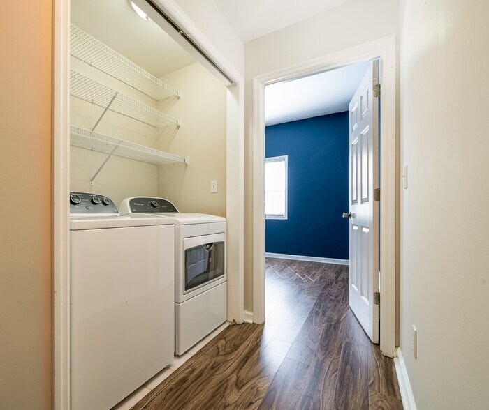 Building Photo - 125 Short St SE