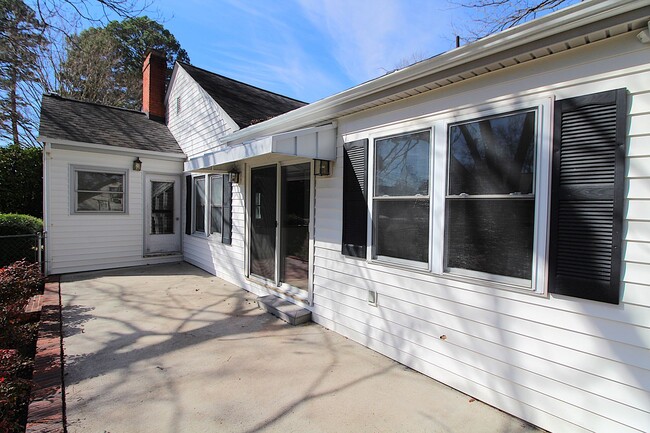 Building Photo - Fully Remodeled Home in the Heart of Belmont