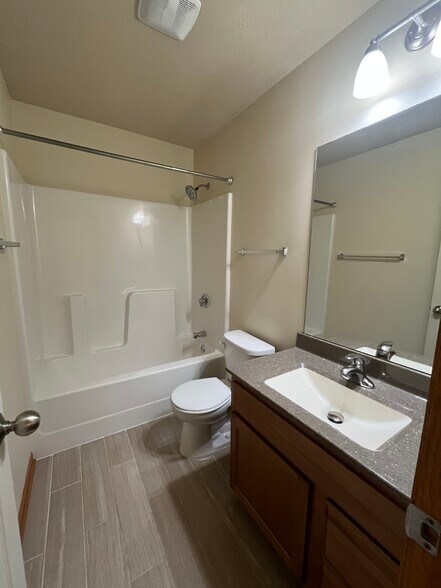 Building Photo - 8743 Remi Dr