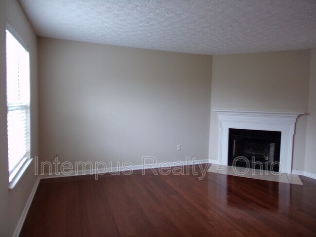 Building Photo - 7839 Meadowhaven Blvd