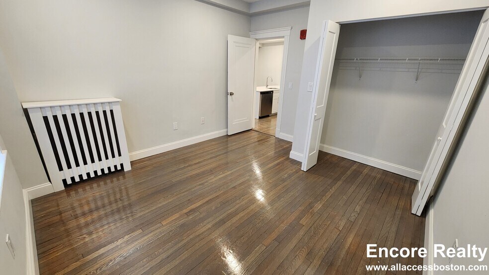 Building Photo - 11 Peterborough St