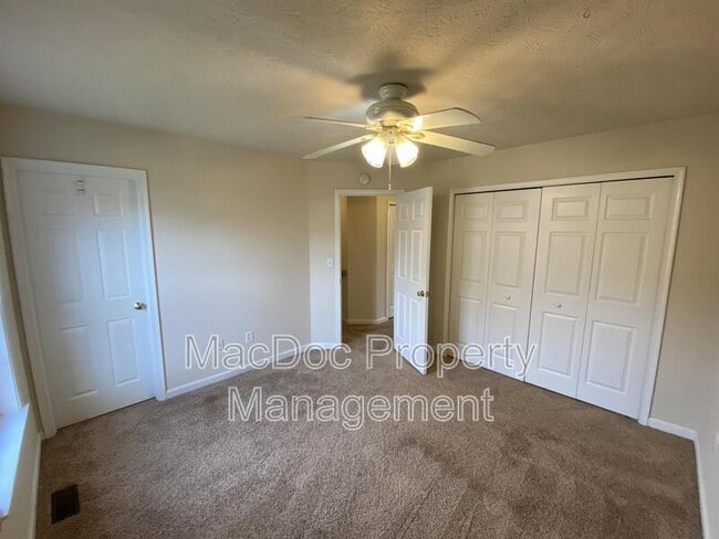 Building Photo - 9605 Coventry Creek Dr