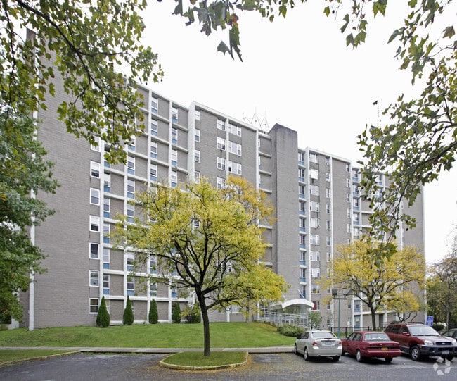 Primary Photo - Eastmin & Bixby