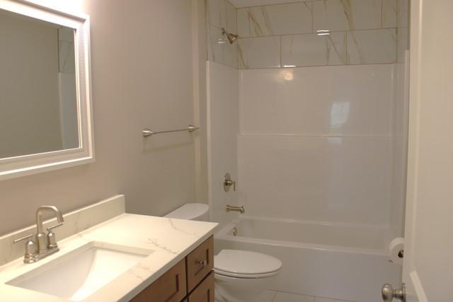 Building Photo - 520 Carriage Ct