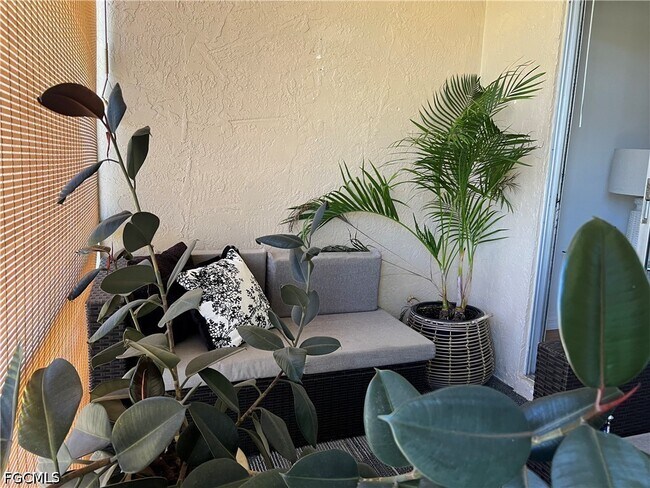 Building Photo - 6300 South Pointe Blvd