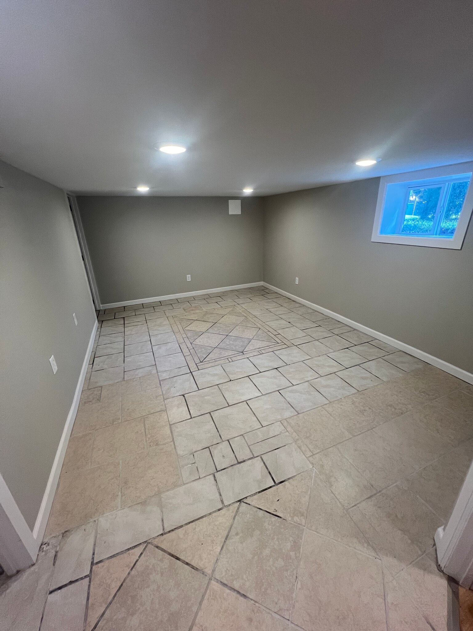 Building Photo - 211 McLain Ave