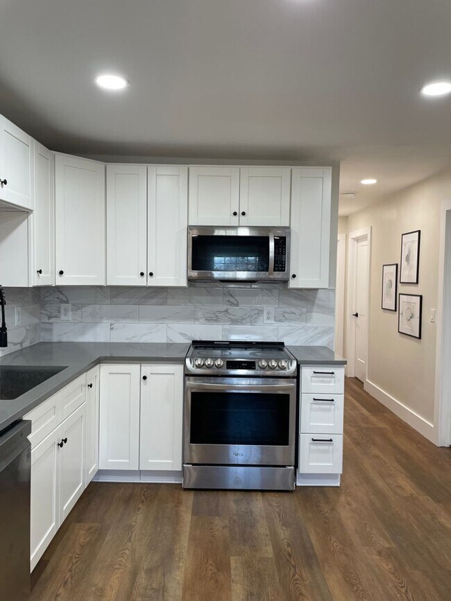 Building Photo - Lovely Ranch Home