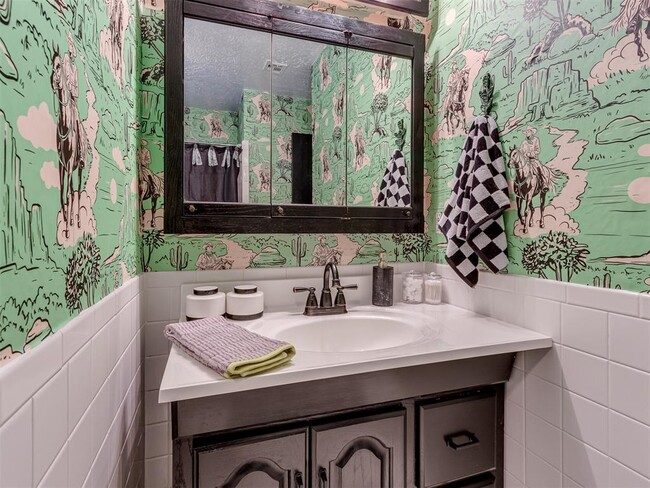 Building Photo - 2140 SE 44th St