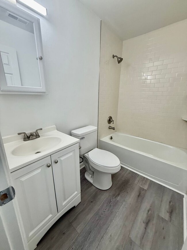 Building Photo - 3BD/2BA Home minutes from Dam Neck/Oceana Bases! Updated Throughout! Attached One Car Garage!