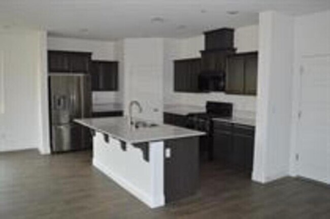 Building Photo - 2446 Cortes Dr