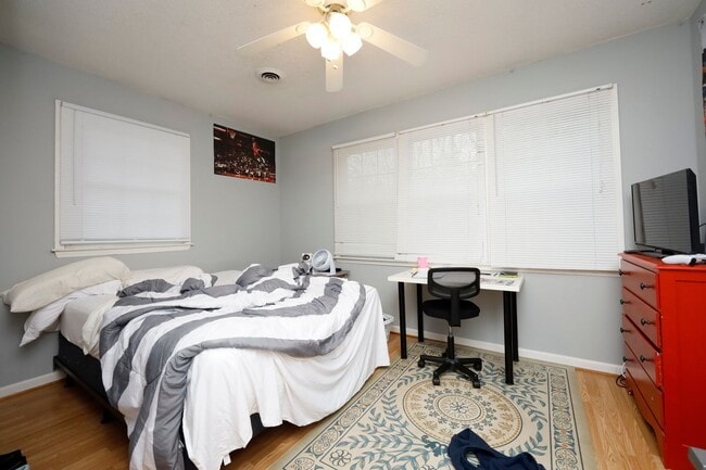 Building Photo - Great home in Chapel Hill!