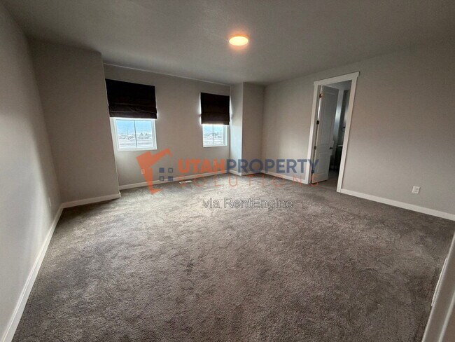 Building Photo - 12927 Twisted Oak Dr