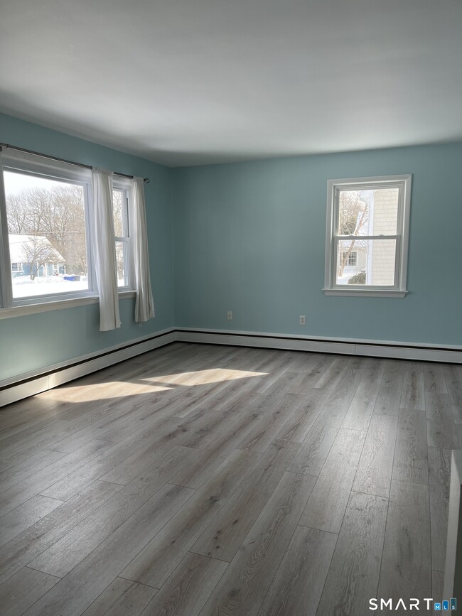 Building Photo - 73 Soundview Rd