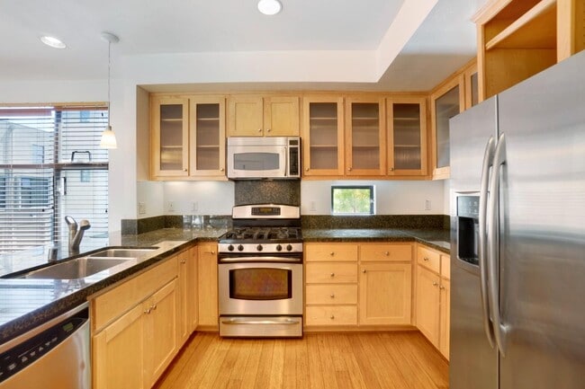 Building Photo - 153 City Limits Cir