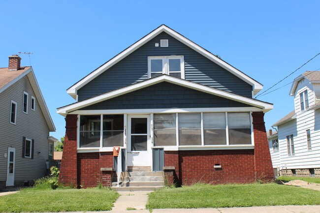 Building Photo - 225 Garfield Ave SW