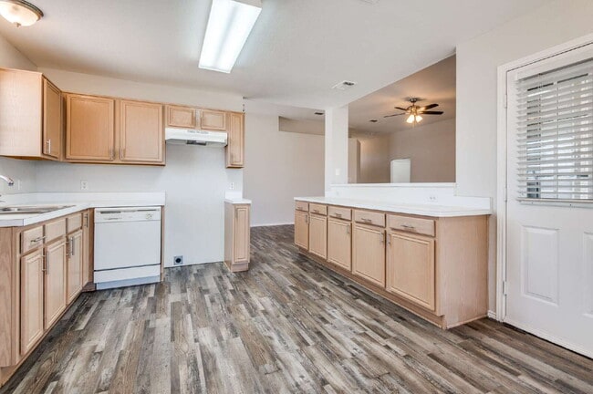 Building Photo - Beautiful 4BD Home with Pond Views & Covered Patio