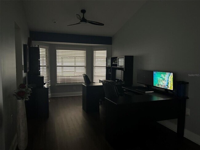 Building Photo - 947 Wages Way