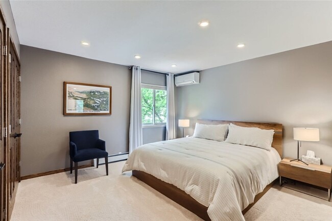 Building Photo - Cozy 2 BDR Home in Boulder with Hot Tub